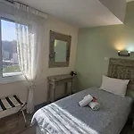 Vintage Apartment *