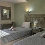 Vintage Apartment *